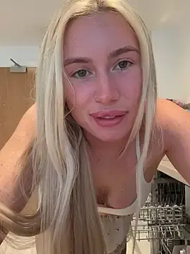 Live Porn with SexySaraxxoo - Stripchat