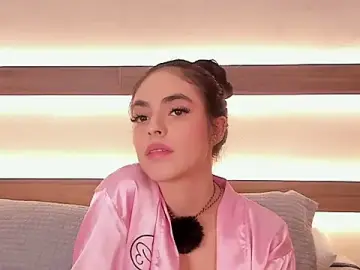 Nude Webcam with Violeta_sum - Stripchat