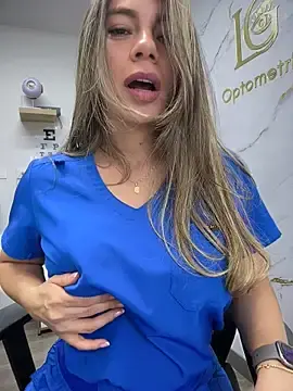 Free Porn Cam with alicee16 - Stripchat