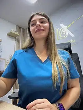 Sex Cam with alicee16 - Stripchat