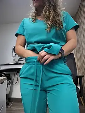 Free Porn Cam with alicee16 - Stripchat