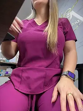 Free Porn Cam with alicee16 - Stripchat