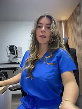 Live Porn with alicee16 - Stripchat