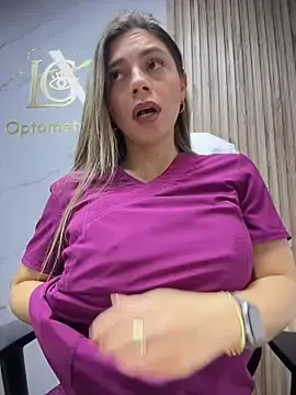 Live Sex Cam with alicee16 - Stripchat