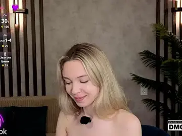 Live Sex Cam with Holl1Would - Stripchat