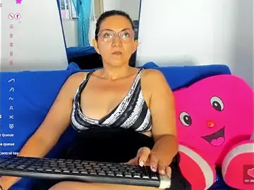 Sex Cam with Serenity_Lux - Stripchat