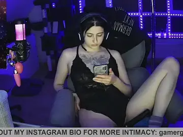 Best live sex cam show with Gamergirl-Linela - Stripchat