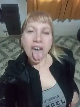 Nude Webcam with SexyMilf1211 - Stripchat