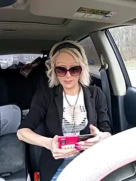 Watch Live Sex Cams with BeautifulMeFire23 - Stripchat