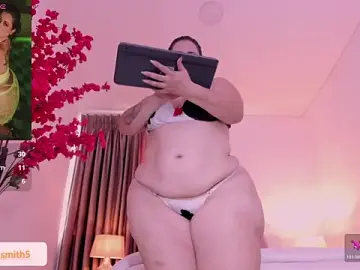 Adult Webcams with lenah_smith - Stripchat