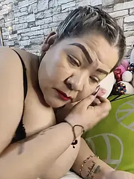Free Porn Cam with Dalessa_Bigtits - Stripchat