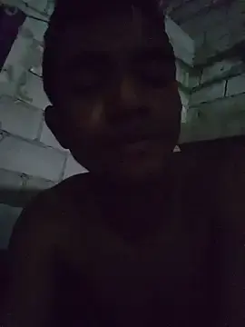 Nude Webcam with Reynold2608 - Stripchat