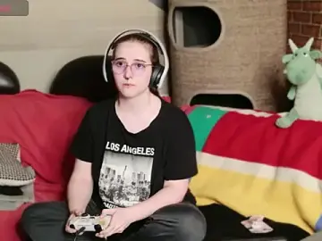 Nude Webcam with GamerGirl_Eve - Stripchat