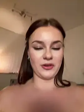 Free Live Porn with MaribelRiver - Stripchat