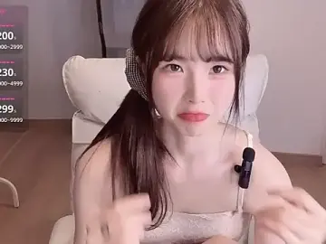 Watch Live Sex Cams with guoguo-77 - Stripchat