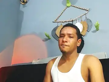 Live Porn with Grandeygruesa1 - Stripchat