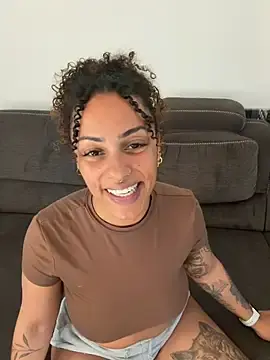 Sex Chat with SweetPetiteNoir - Stripchat
