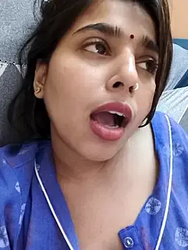 Sex Cam with Cute-Simmi69 - Stripchat