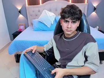 Sex Cam with Tommy18__ - Stripchat