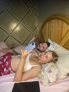 Free Porn Cam with coupleyys - Stripchat