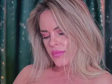 Adult Webcams with RoseEvann - Stripchat