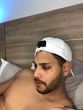 Adult Webcams with aron_taylor29 - Stripchat