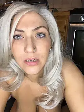 Live Porn with LittleMissEeve - Stripchat