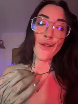 Live Sex Cam with nika_fendi - Stripchat