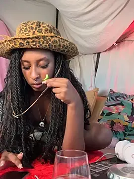 Live Sex Cam with Your_Paris - Stripchat