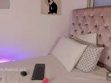 Best live sex cam show with Alanna___ - Stripchat