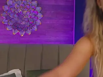 Best Webcam with LoraDevine - Stripchat