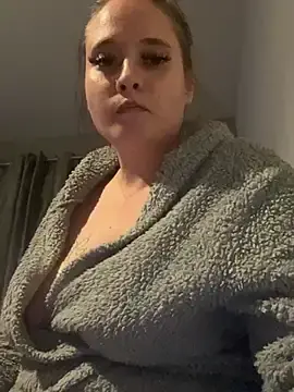 Watch Live Sex Cams with Poppylooloo - Stripchat