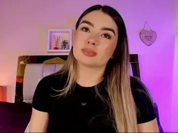 Live Sex with emmy_r - Stripchat