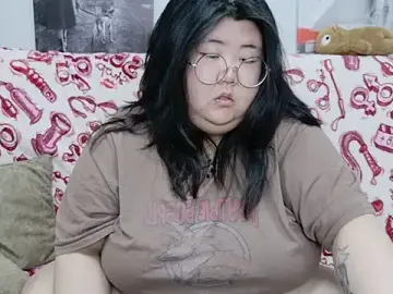 Live Sex Cam with Nadine_asian - Stripchat