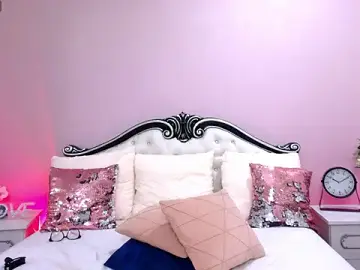 Sex Cam with FoxxyClarise - Stripchat