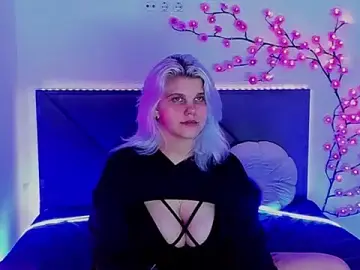 Best live sex cam show with JoannLowe - Stripchat