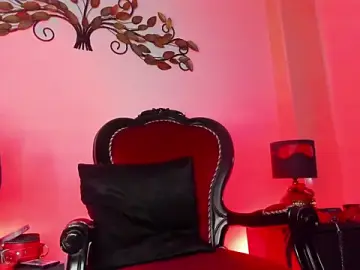 Sex Cam with Madamedaphne_ - Stripchat