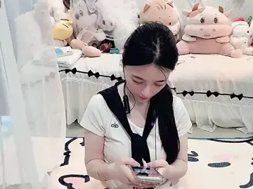 Free Porn Cam with AKiKi711 - Stripchat