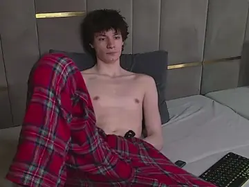 Free Live Porn with EdwardHogan - Stripchat