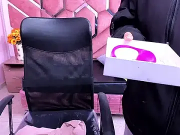 Watch Live Sex Cams with Olivia_Fox69 - Stripchat