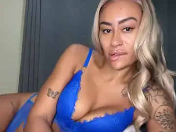 Adult Webcams with CoCo-Queen - Stripchat