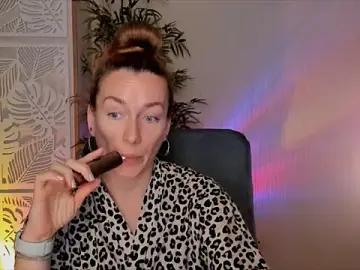 Live Sex Cam with RebeccaMartinez - Stripchat