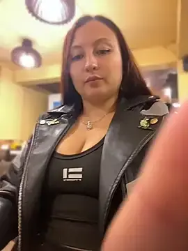 Adult Webcams with Scarlet_auraa - Stripchat