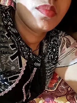 Nude Webcam with MILFybar - Stripchat