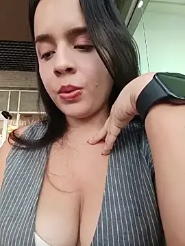 Adult Webcam with Julieth_hot-69 - Stripchat