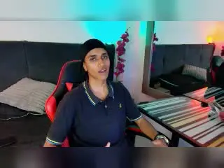 Watch Live Sex Cams with AlanColthon - Xlovecam