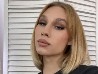 Live Porn with KatalaYeya - Xlovecam
