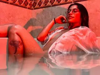 Live Sex Cam with MiaUtena - Xlovecam