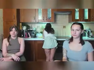 Nude Webcam with HotCaramelsTrio - Xlovecam