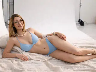 Adult Video Chat with RousseBlossom - Xlovecam